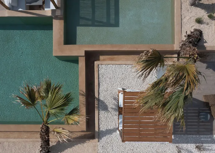 Cosme, A Luxury Collection Resort, Paros נאוסה